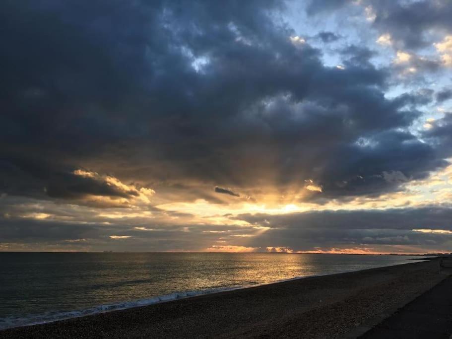 The View Sandgate Beach Dış mekan fotoğraf