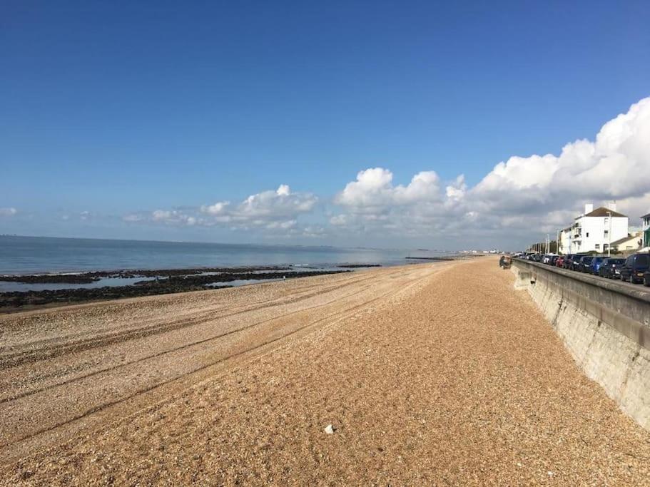 The View Sandgate Beach Dış mekan fotoğraf